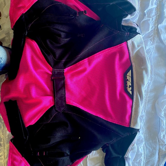 Xs motorcycle jacket for women with thin padding. Only worn a few times. - Picture 2 of 2